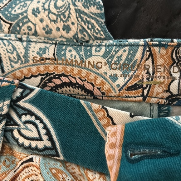 Women Chico’s so slimming pants front and back pockets - Picture 4 of 6